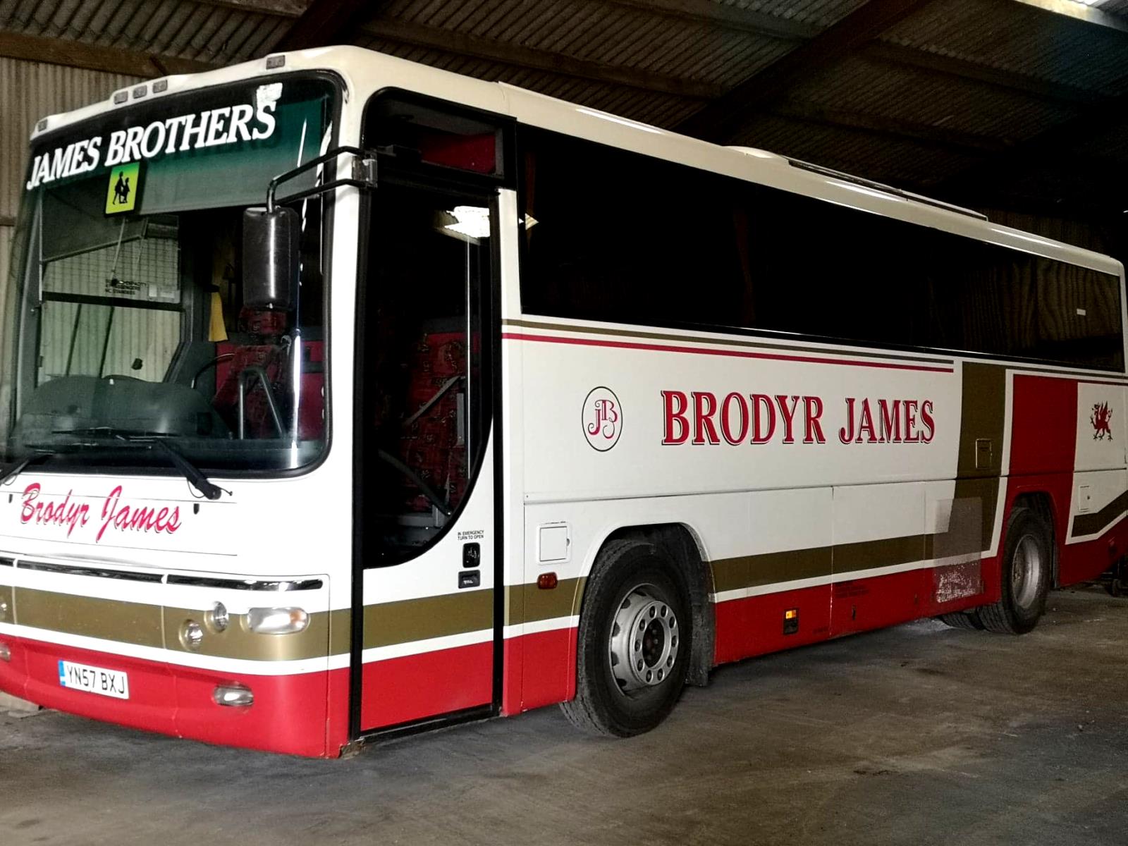 BXJ 41 Seater CoachBrodyr James Coaches For Hire