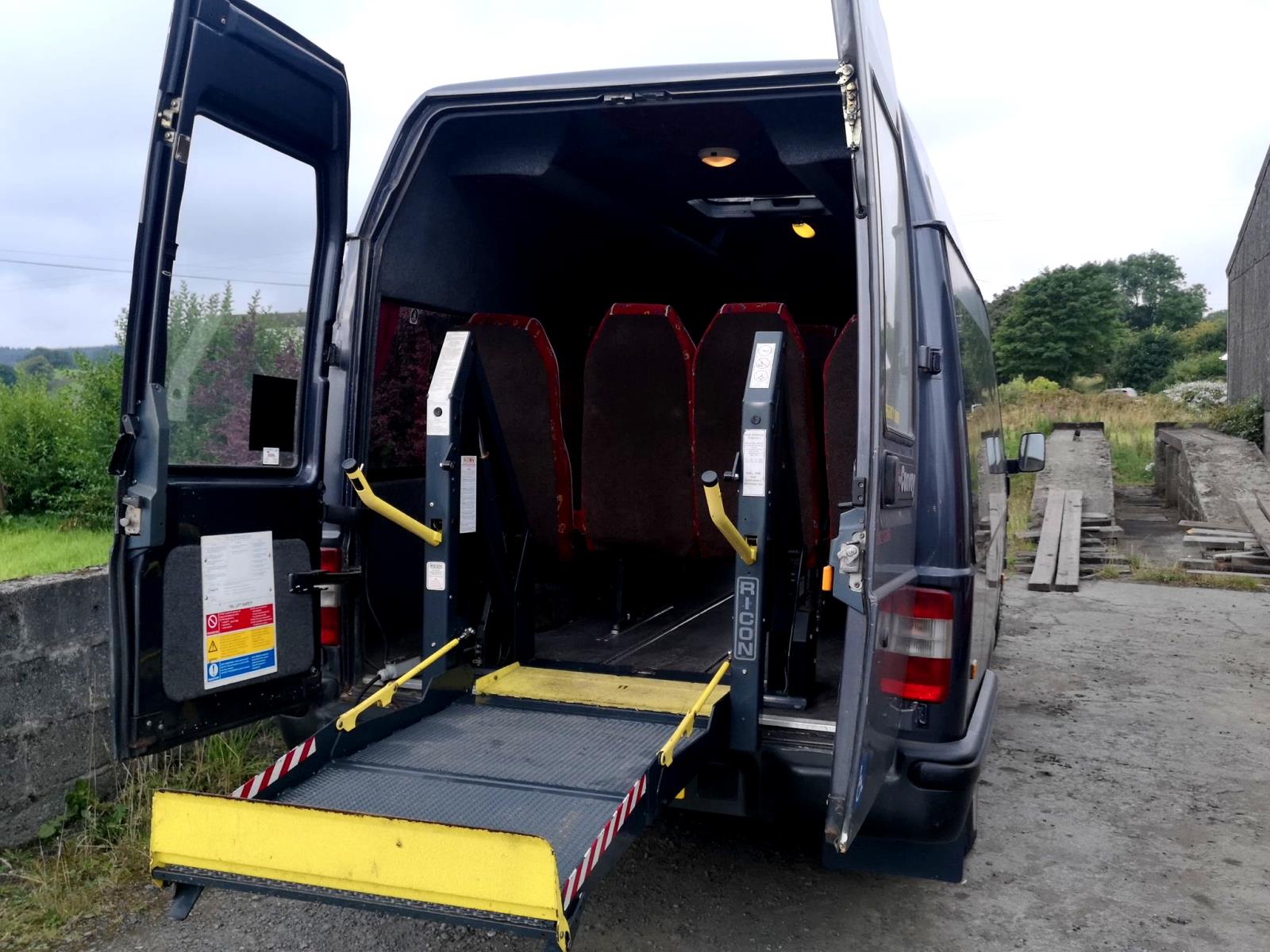 ZKG 13 Seater LDV MinibusBrodyr James Coaches For Hire