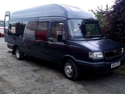 ZKG 13 Seater LDV Minibus Brodyr James Coaches For Hire